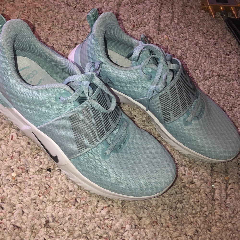 Woman’s Nike size 8